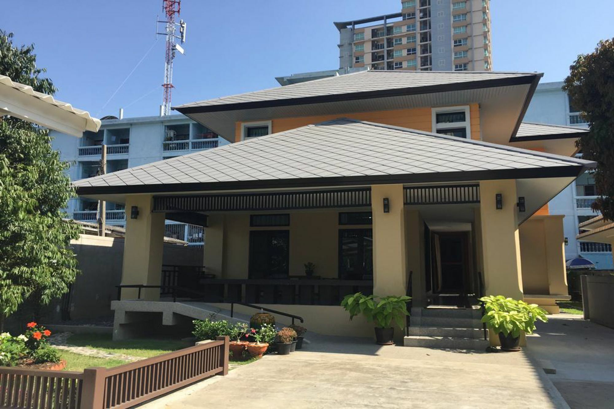 Sukhumvit 50 Garden Home Ban Khlong Nang Li ภายนอก รูปภาพ